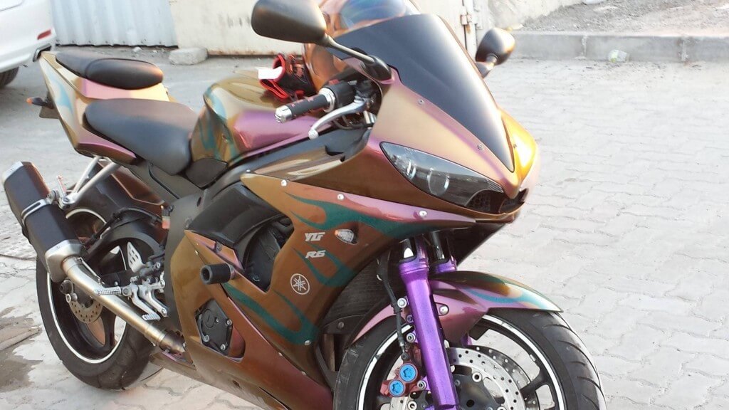 kustom Super Bike Painted with our 4739OR. This is our Gold Orange Red Chameleon. Kolorshift Pearls s that creates a Kolorshifting paint.